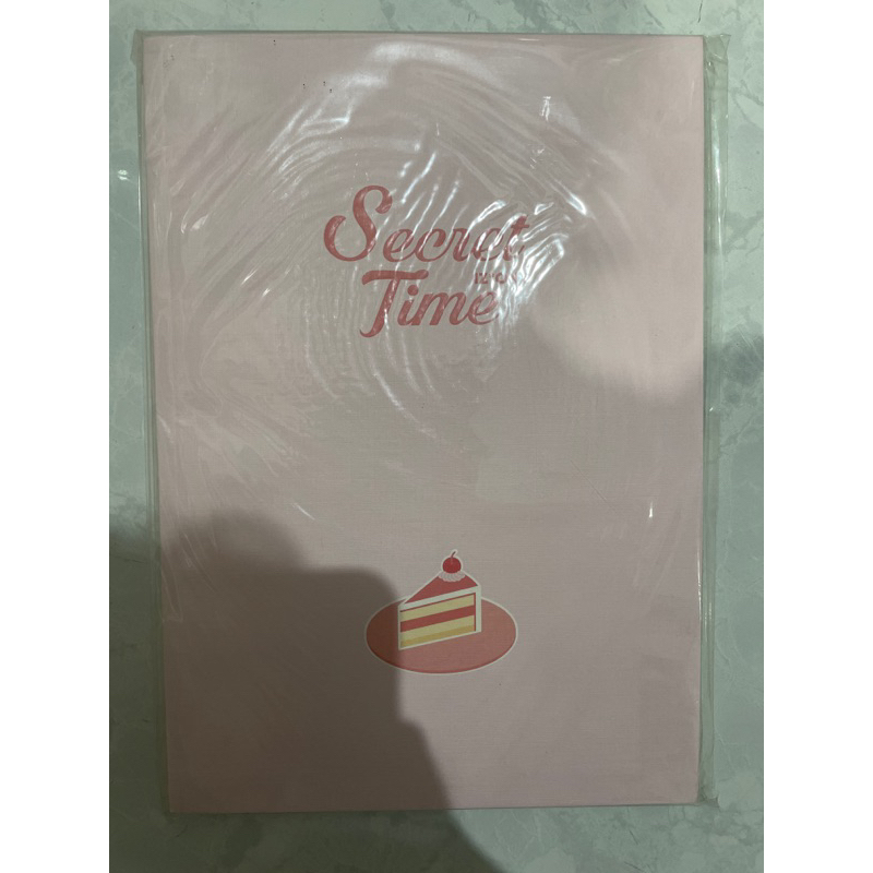 izone secret time book