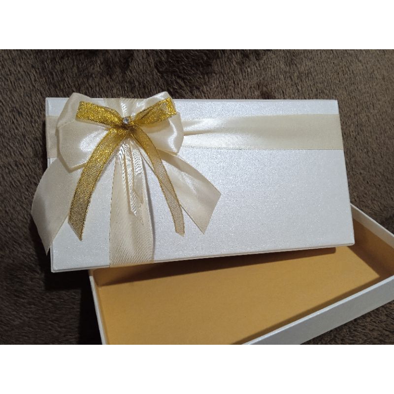 

Hard box ukuran 20x10x3/ Hampers box/Kotak kado/Box kado/Kotak hadiah