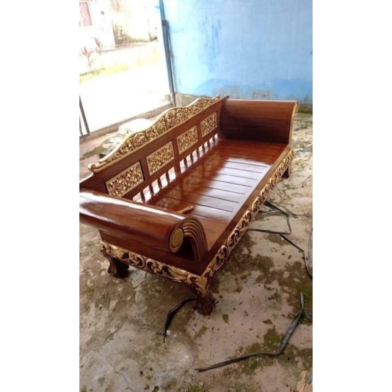 Bangku bale bale kuku macan jati