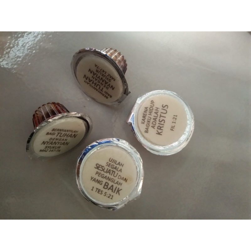 

MINUMAN PERJAMUAN KUDUS + HOSTI AYAT SET (ECERAN)