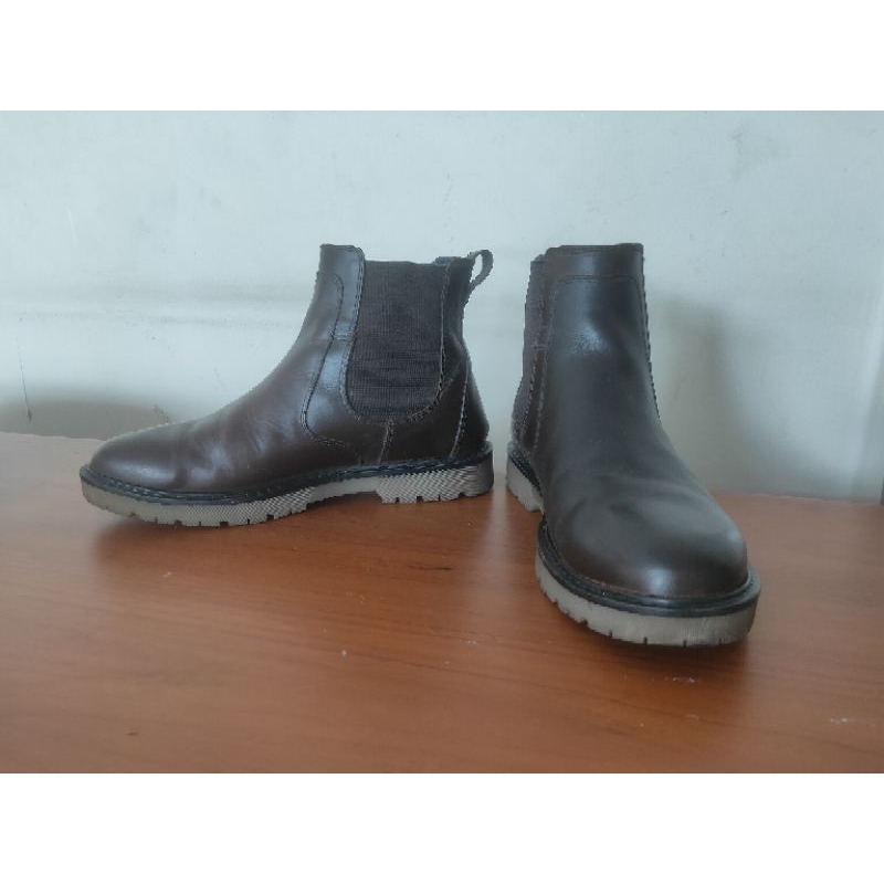 sepatu chelsea boots pria
