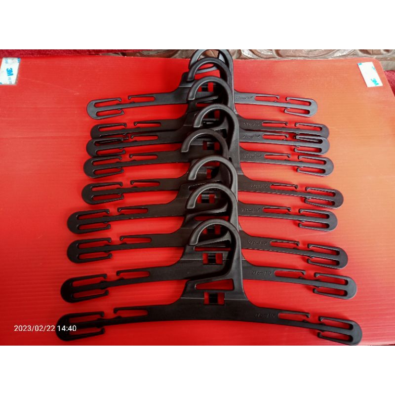 hanger bra (bh) / celana dalam