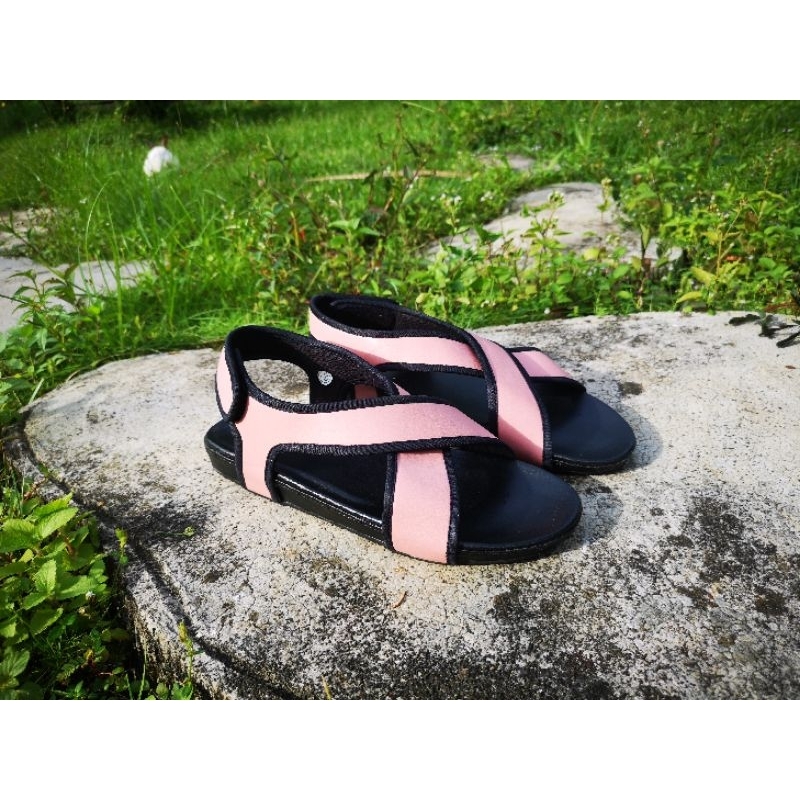 Yuki Mode Sandal Wanita FlipFlop Sendal Terbaru 2023 Ad1