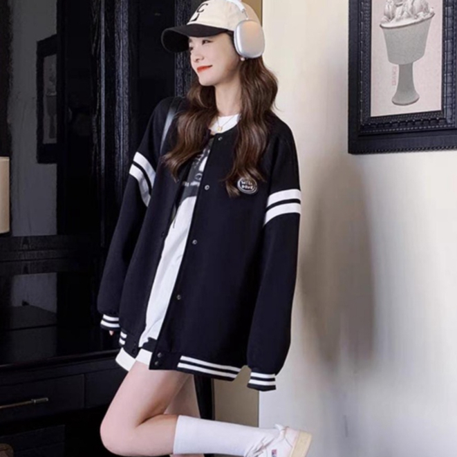 WELL DONE VARSITY JAKET BISBOL OVERSIZE UNISEX (AKG)