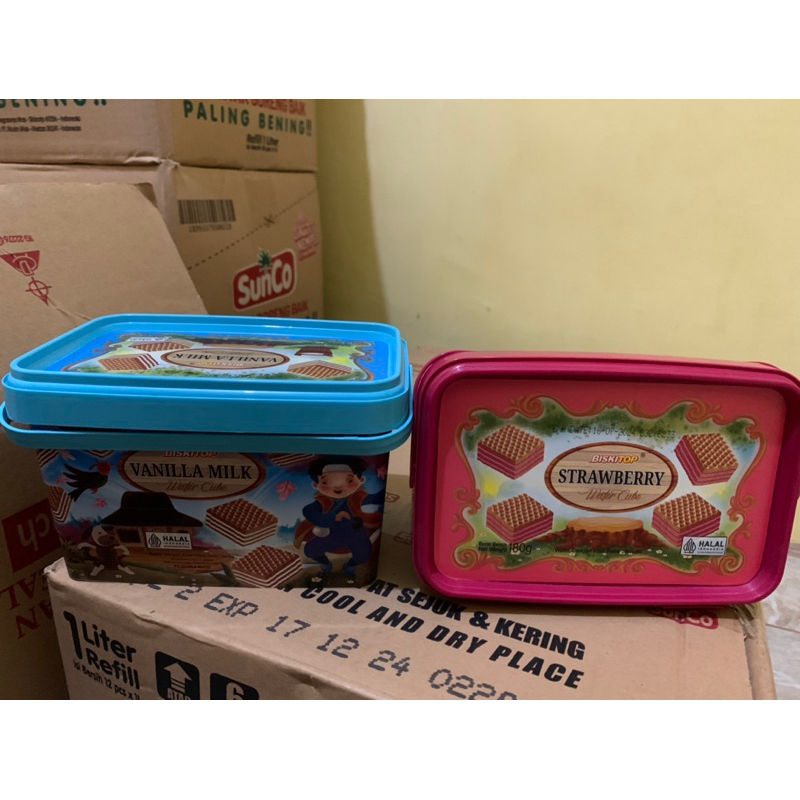 

Biskitop wafer cube 180 g vanilla milk dan strawberry