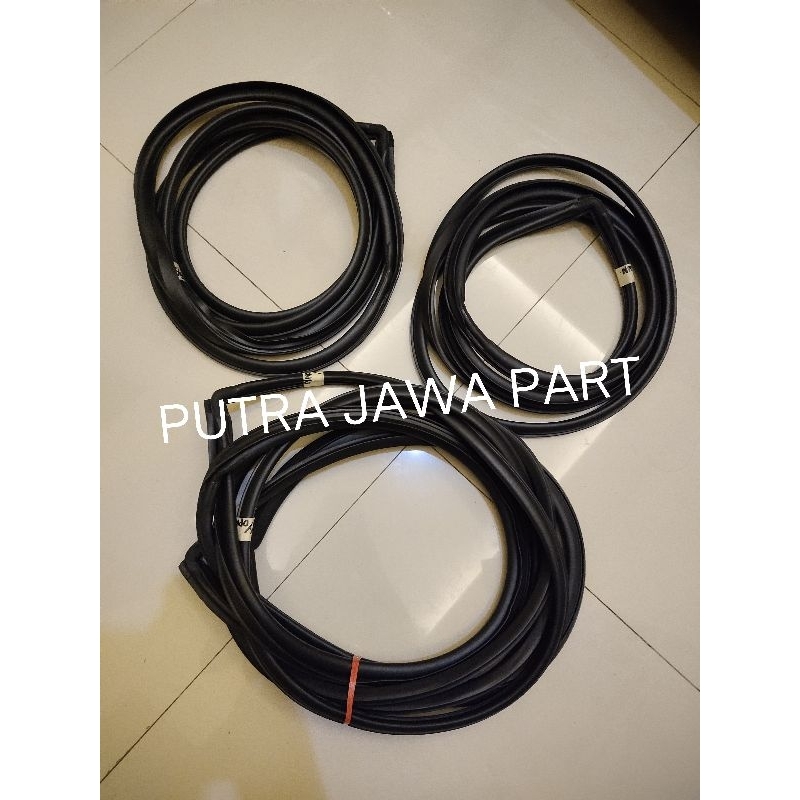 Karet pintu Corolla ke20 1973 ke30 1979 DX 1982
