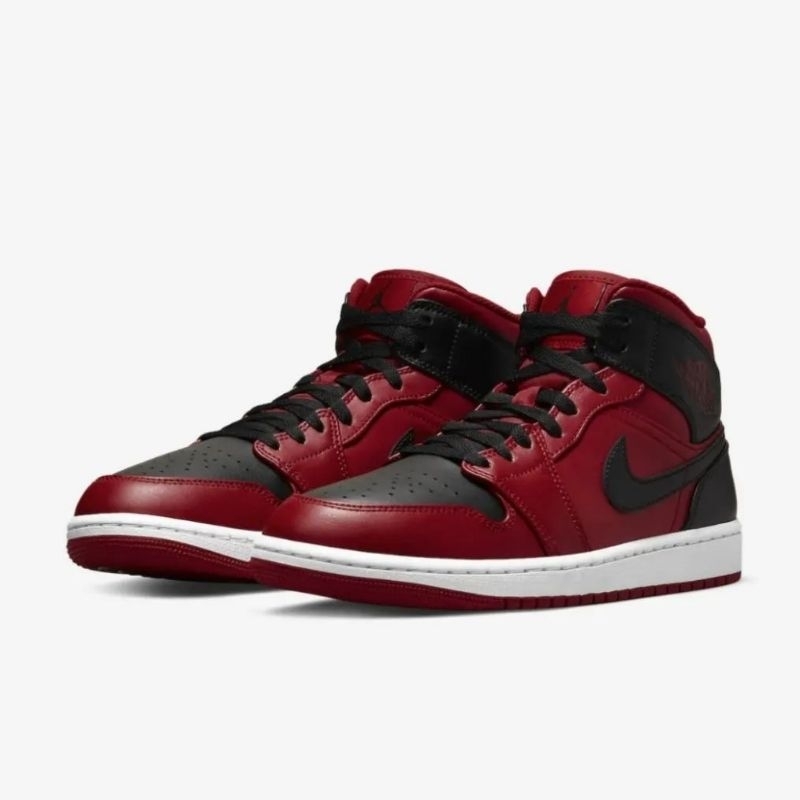 NIKE AIR JORDAN 1 MID GYM RED BNIB