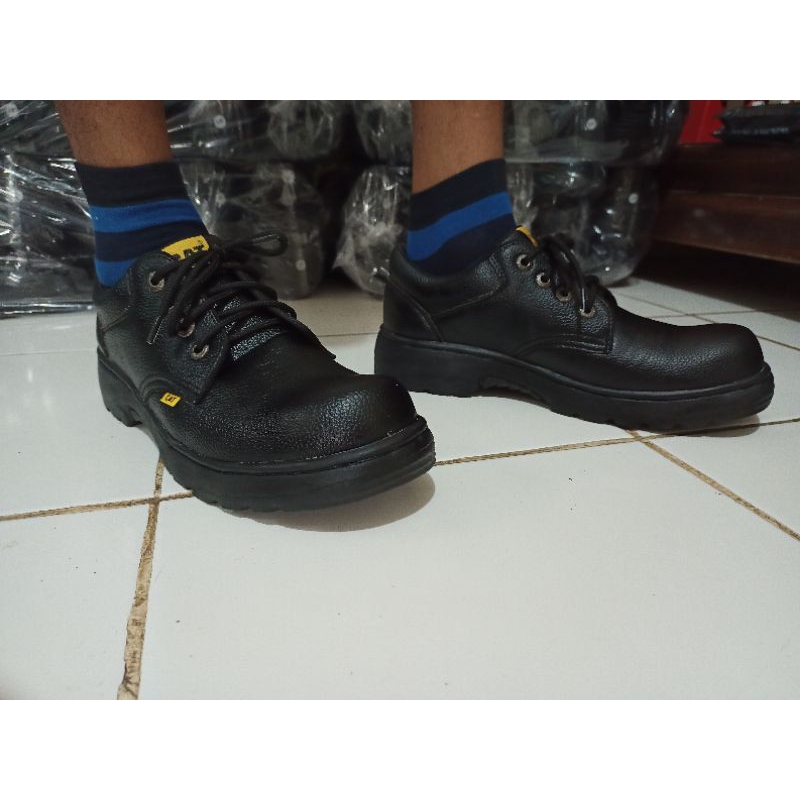 sepatu safety pria sepatu safety kerja sepatu safety ujung besi