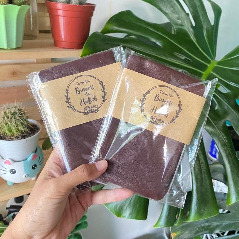 SOUVENIR DOMPET KOIN PERNIKAHAN KHITAN ULTAH TERMURAH BAHAN KULIT SISTESIS PACK THANKS CARD COKLAT+ PLASTIK 8x14