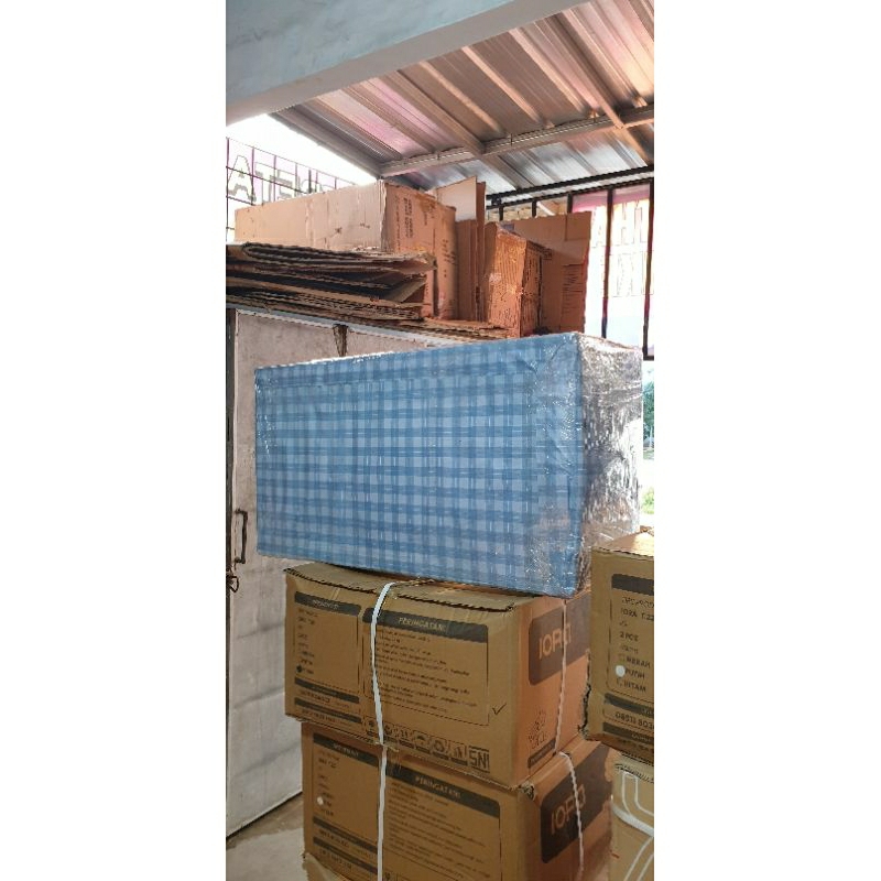 

Kertas Kado Dan Kartu Ucapan dilapis Plastik Wrapping