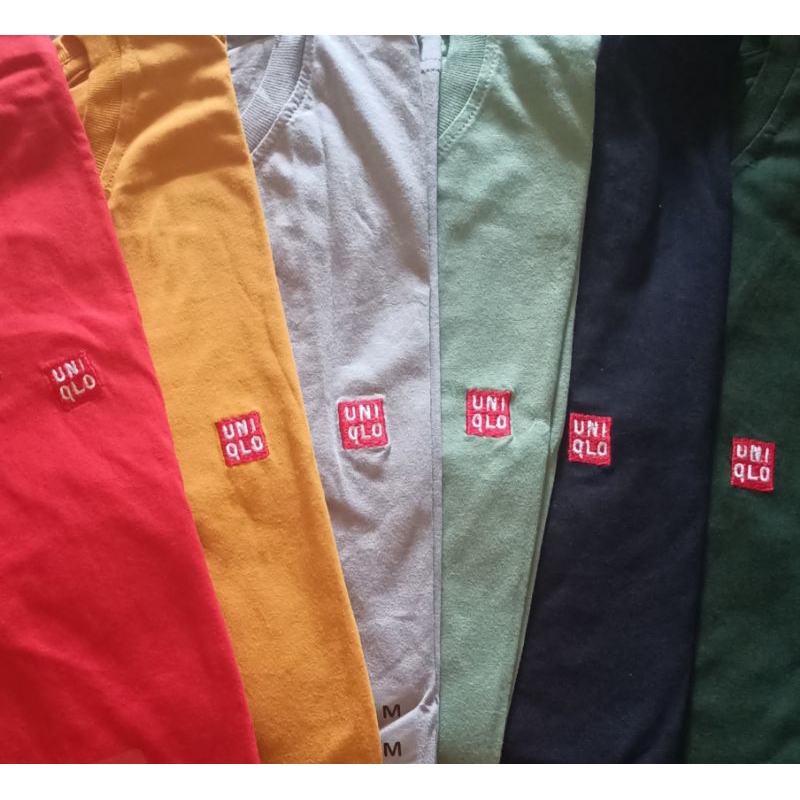 T-shirt UNIQLO cowok/cwek logo bordir