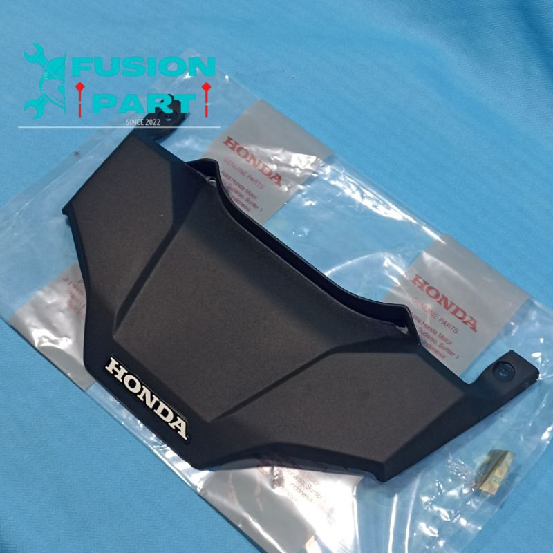 Cover sambungan body belakang (Set Illst,RR Center Cover Type 1) – ADV 150 Original