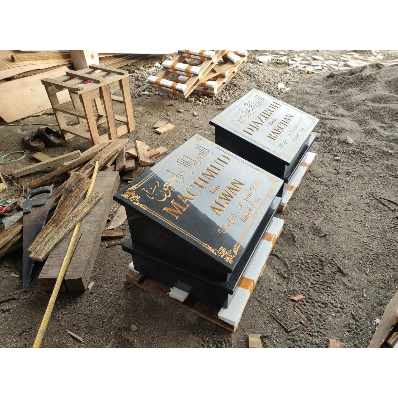 Nisan Granit Hitam Super Premium Patok Granit Istimewa Maesan Makam Murah Kepala Nisan Bergaransi Pe