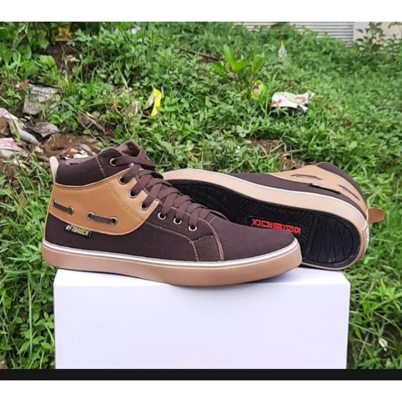 sepatu sneakers pria sepatu sneakers wanita sepatu sneakers terlaris sepatu sneakers murah