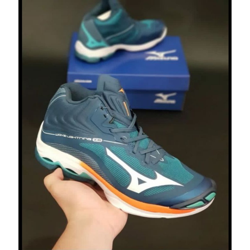 mizuno wave lightning Z6 MID