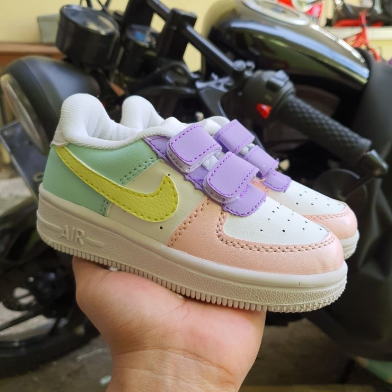 Sepatu anak perempuan &amp; sepatu anak laki laki sepatu anak nike sepatu anak NIK3 4IR F0RCE 1 RAINBOW