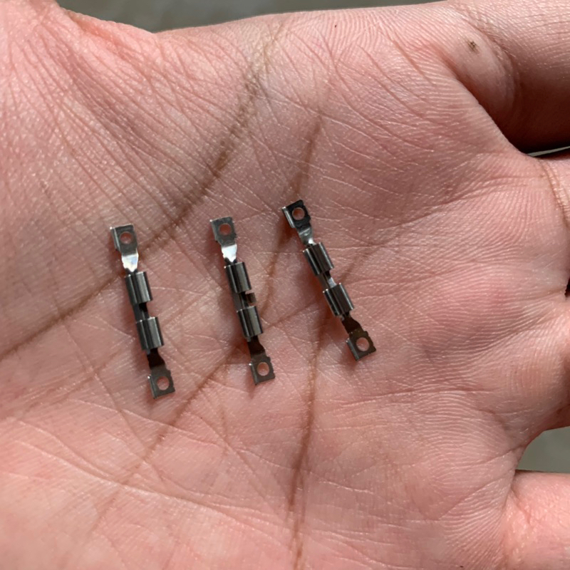 plat seng pengunci tatakan lcd iphone 6s ori copotan