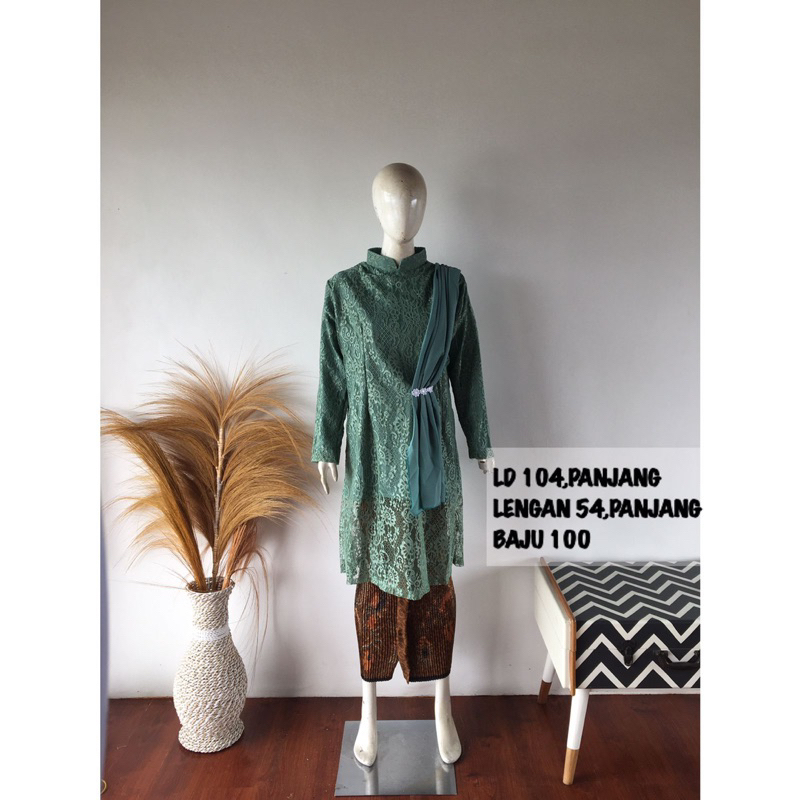 kebaya tunik/kebaya wisuda/kebaya ibu