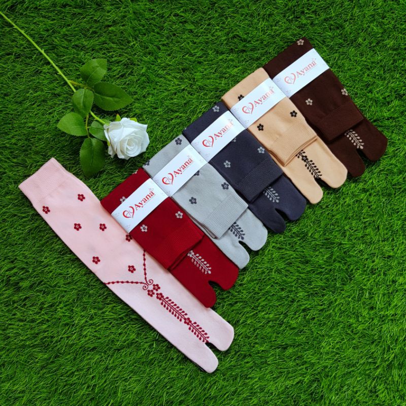 Kaos Kaki Jempol Motif Rantai Bunga Ayra