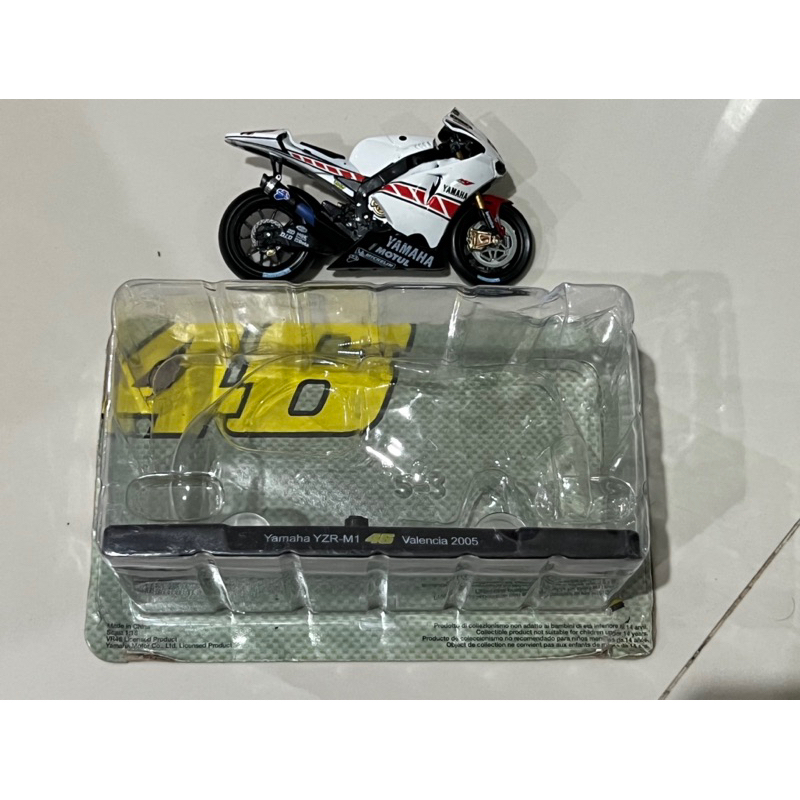 motor gp rossi yamaha yzr-m1 valencia 2005 1:18