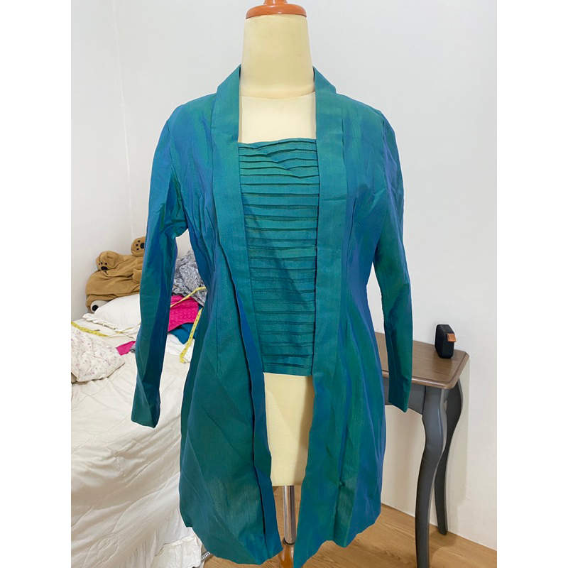 Preloved Kebaya Wisuda Bunglon ( Emerald Green x Blue )