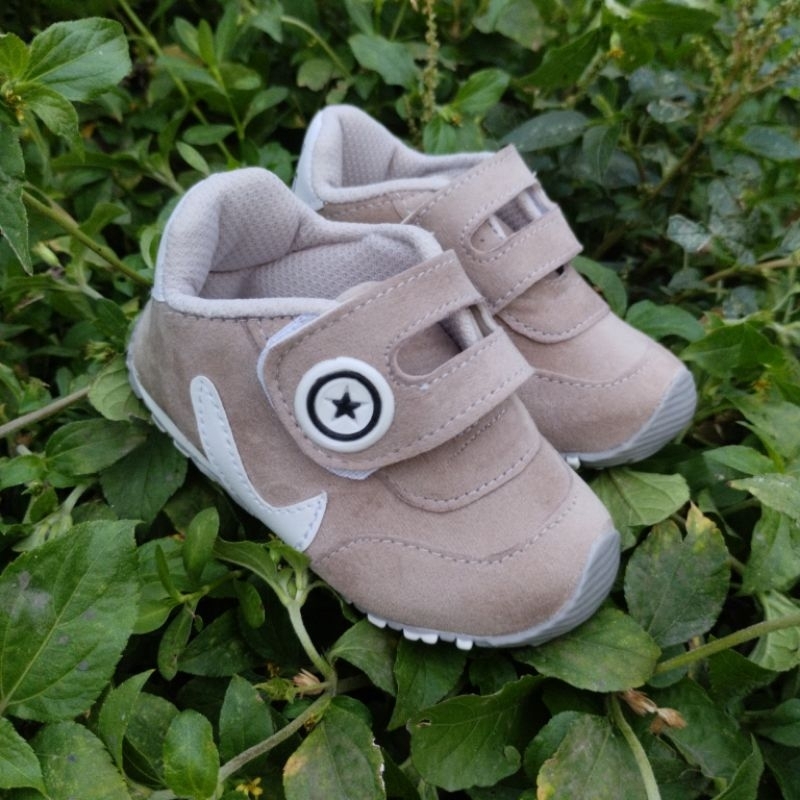 khainuna prewalker suede anak bunyi size 22-25