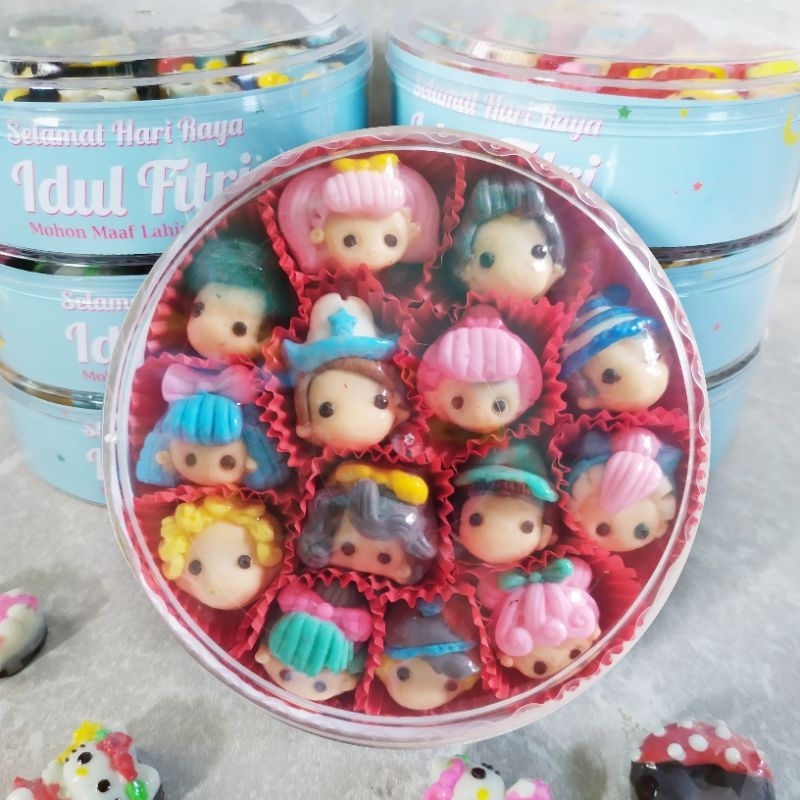 

Coklat karakter boy & girl toples