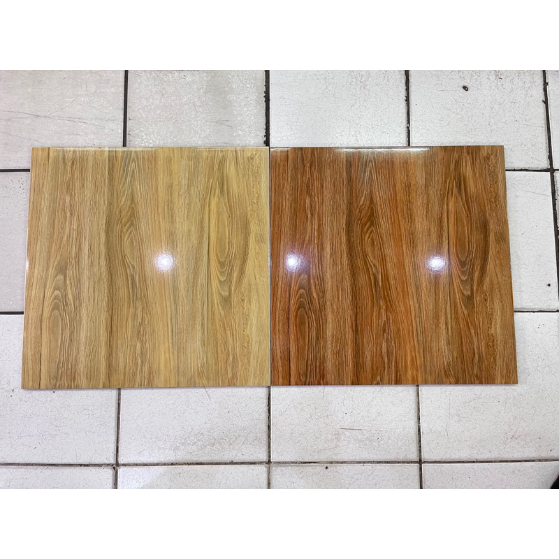 Keramik Lantai Motif Kayu 50x50