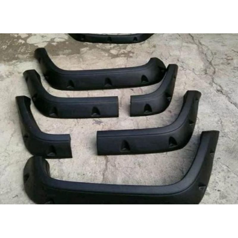 Over fender feroza long.