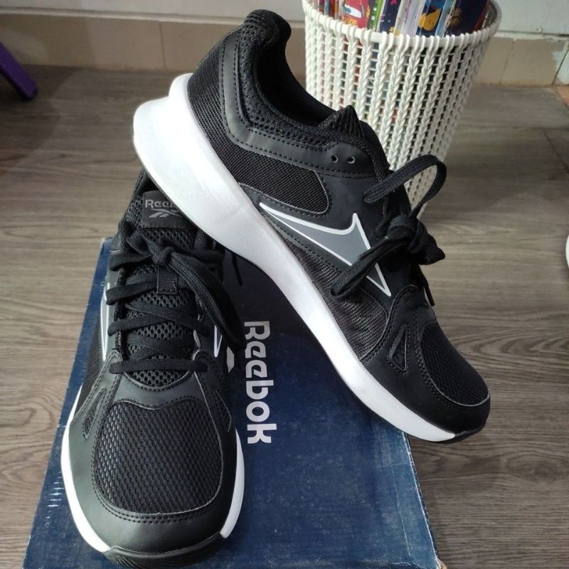 Sepatu Reebok Advanced Trainer FV4679