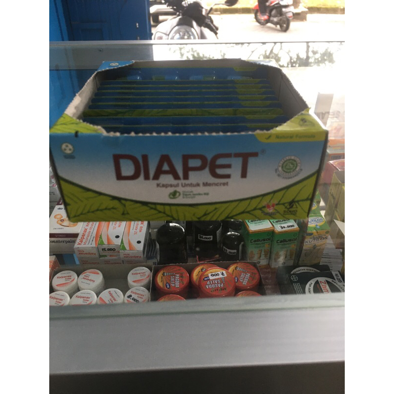 Diapet 1 Box isi 12 strip @10 kapsul