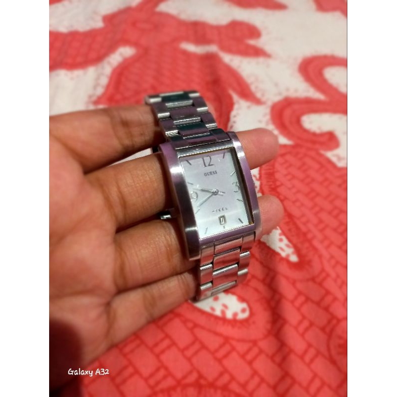 jam guess stell original bekas pribadi