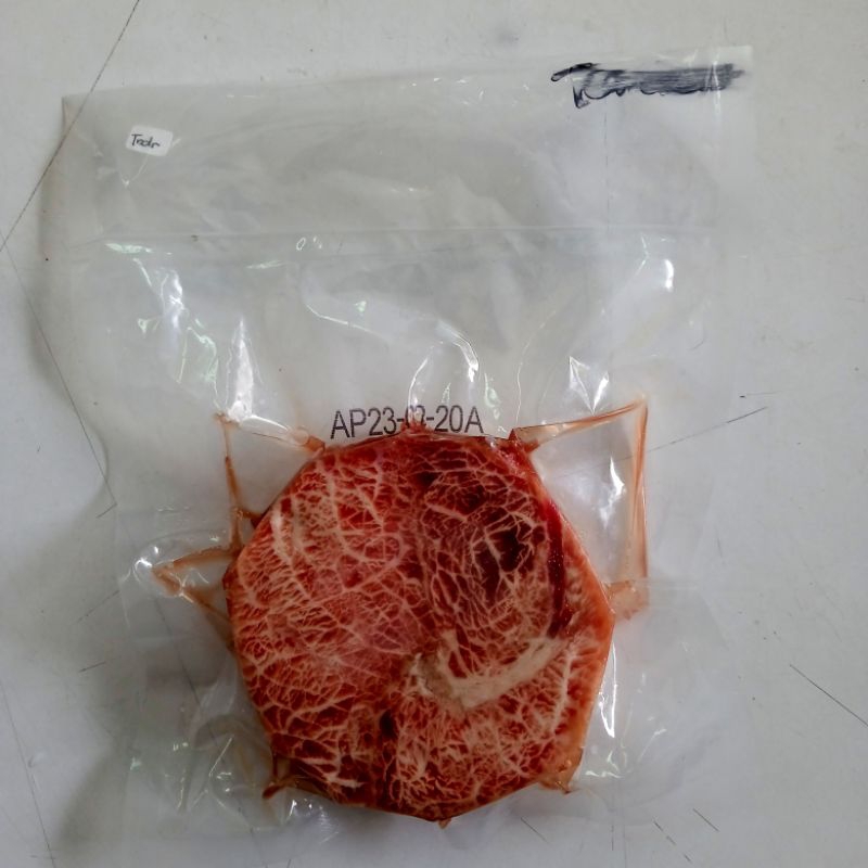

TENDERLOIN STEAK DAGING PREMIUM WAGYU MELTIQUE 200GR 1 SLICE