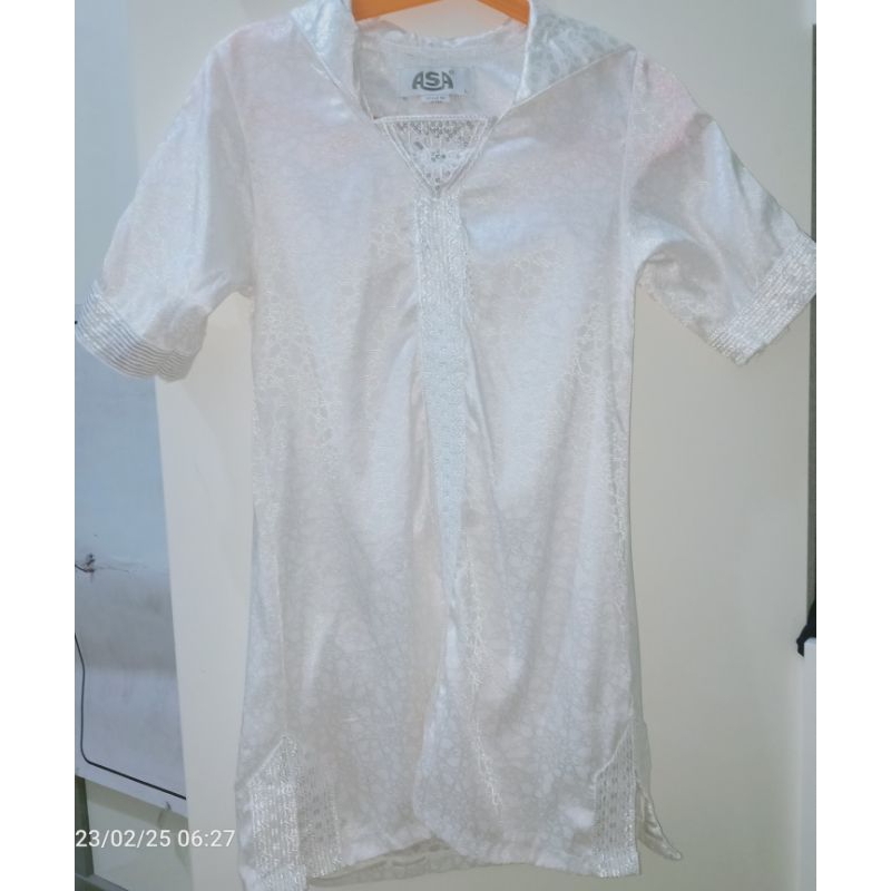 PRELOVED GAMIS PUTIH ANAK