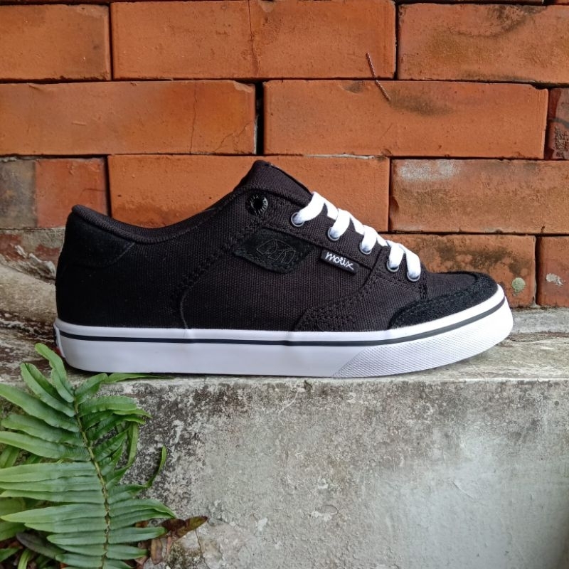 SEPATU MOTIX FOOTWEAR VITO