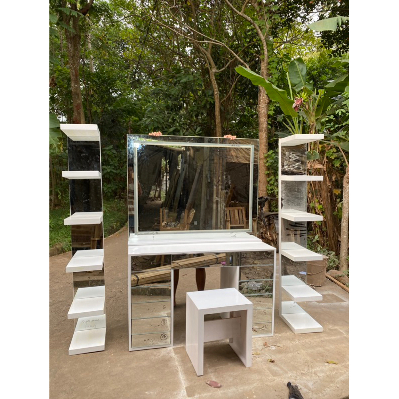 MEJA RIAS CERMIN,MEJA RIAS LAMPU LED