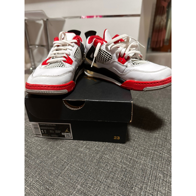 JORDAN 4 RETRO
