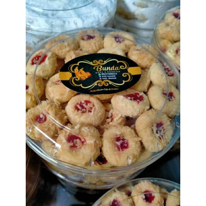 

KUE THUMRINT STRAWBERRY KEMASAN TOPLES 400gr