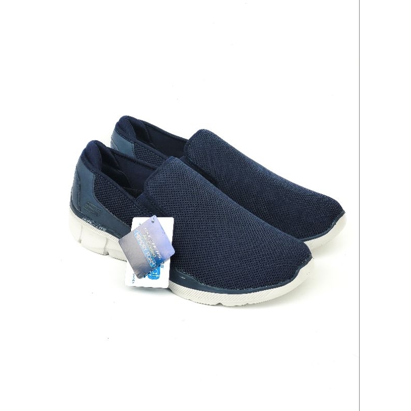 Skechers Pria Slip On Equalizer 3.0 Sumnin Sepatu Pria Slip On Casual Sneakers Hitam Polos