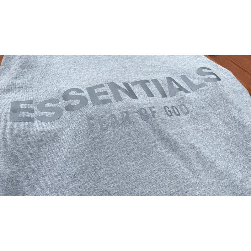 HOODIE ESSENTIALS SECOND