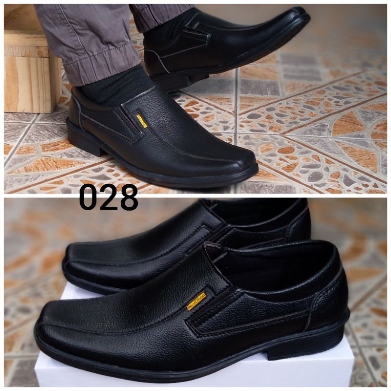 Sepatu Pantofel Formal Pria Hitam Kulit Sintetis Premium