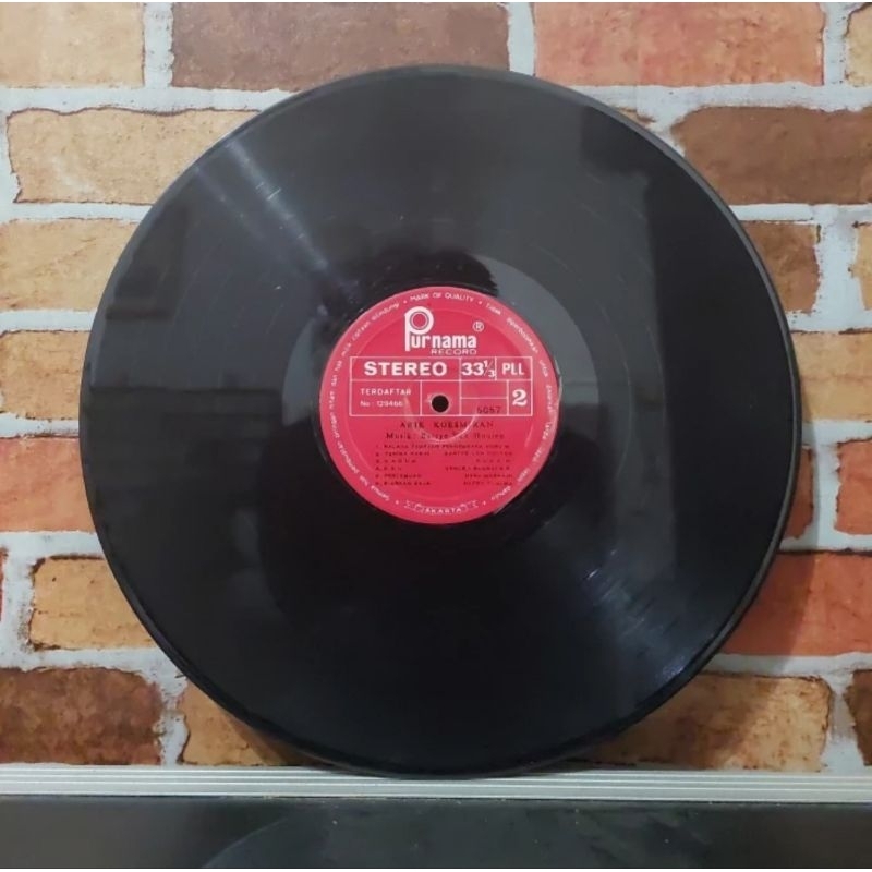 Vinyl Piringan Hitam 12 inch Arie Koesmiran-Aku Dan Dia