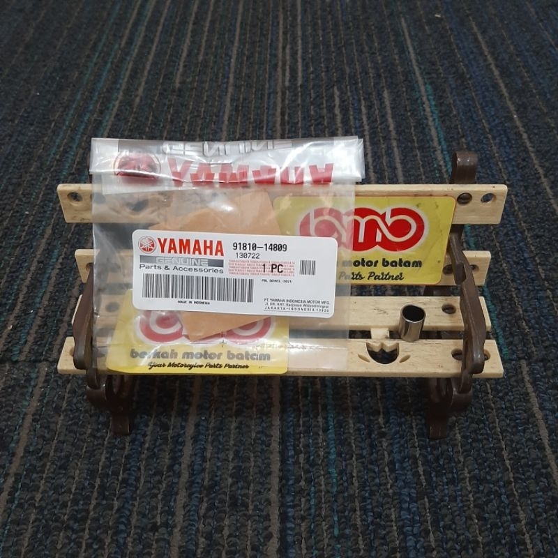 Yamaha 125 Z ZR RXZ TZM RD 125 DT 125 bush blok block bushing pin dowel original 91810-14809  99530-