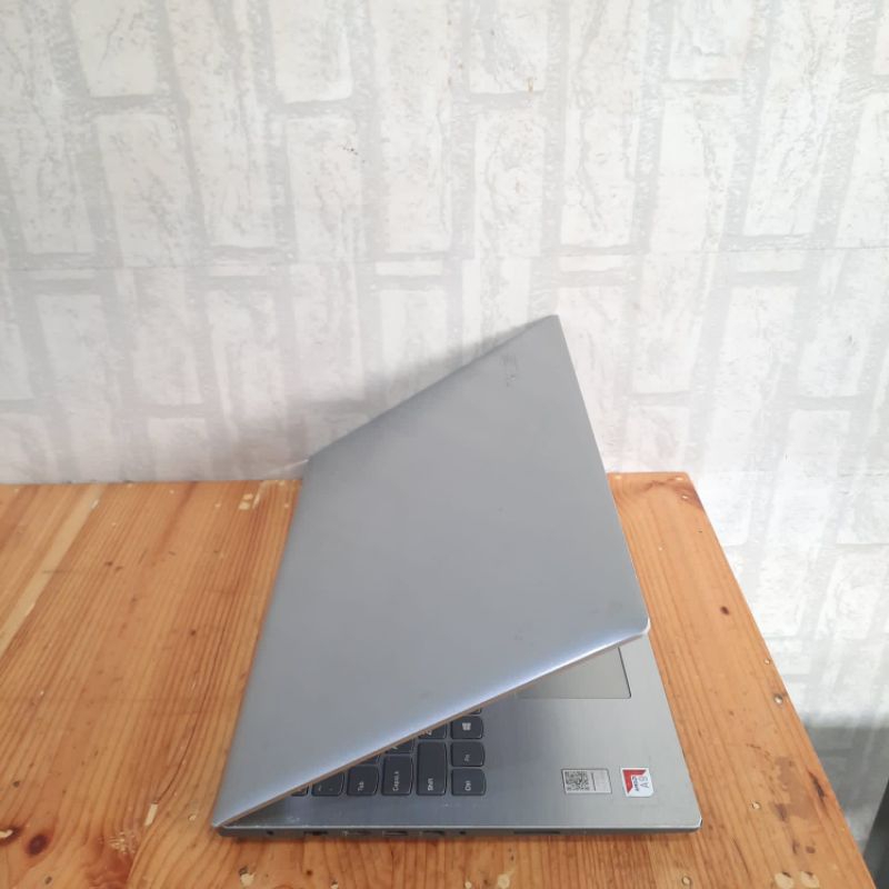 Laptop Lenovo Ideapad 330 Amd A9-9425 Layar 15 inch Vga Amd Radeon R5 Graphic Windows 10 body Super slim