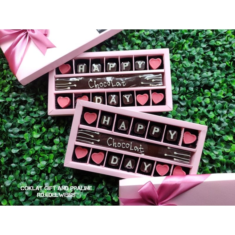 

COKLAT GIFT AND PRALINE/COKLAT HURUF/COKLAT CUSTOM/COKLATWIRDING/COKLAT BOX