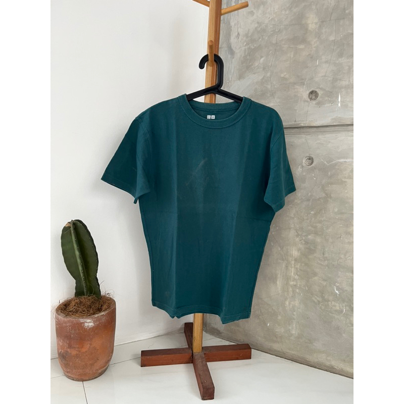 T-shirt/Kaos Hijau Polos Uniqlo Preloved