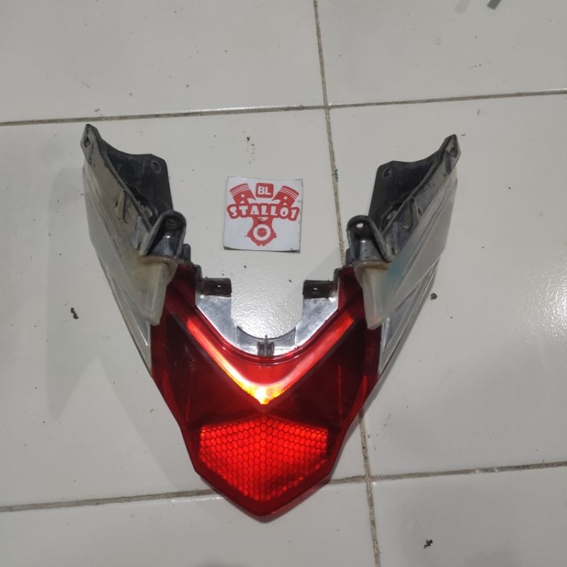 lampu belakang stoplamp reflector lampu rem Honda Vario 125 old asli original