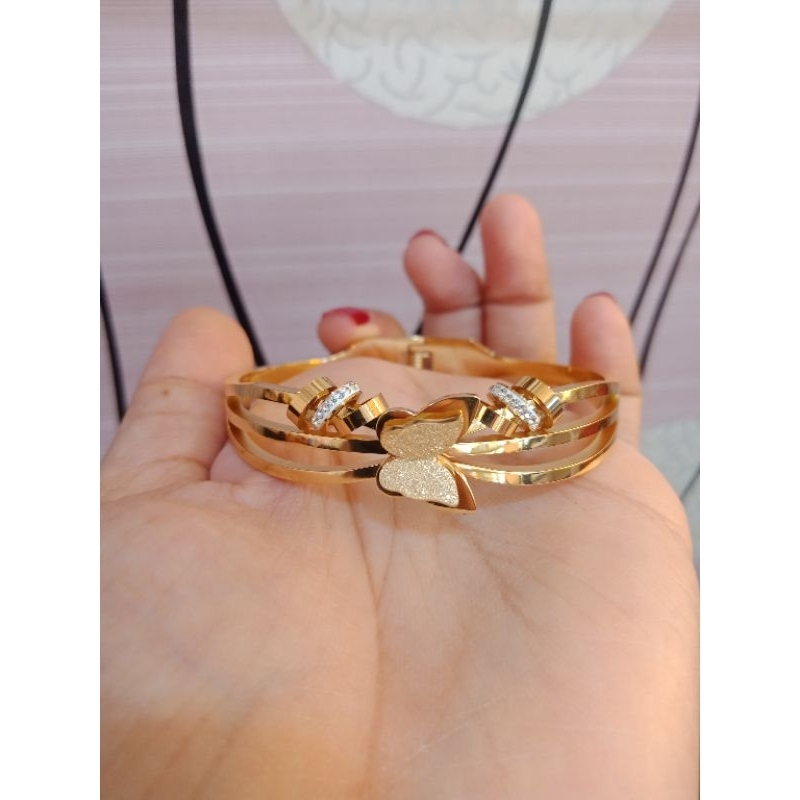 Gelang Kupu-kupu titanium awet