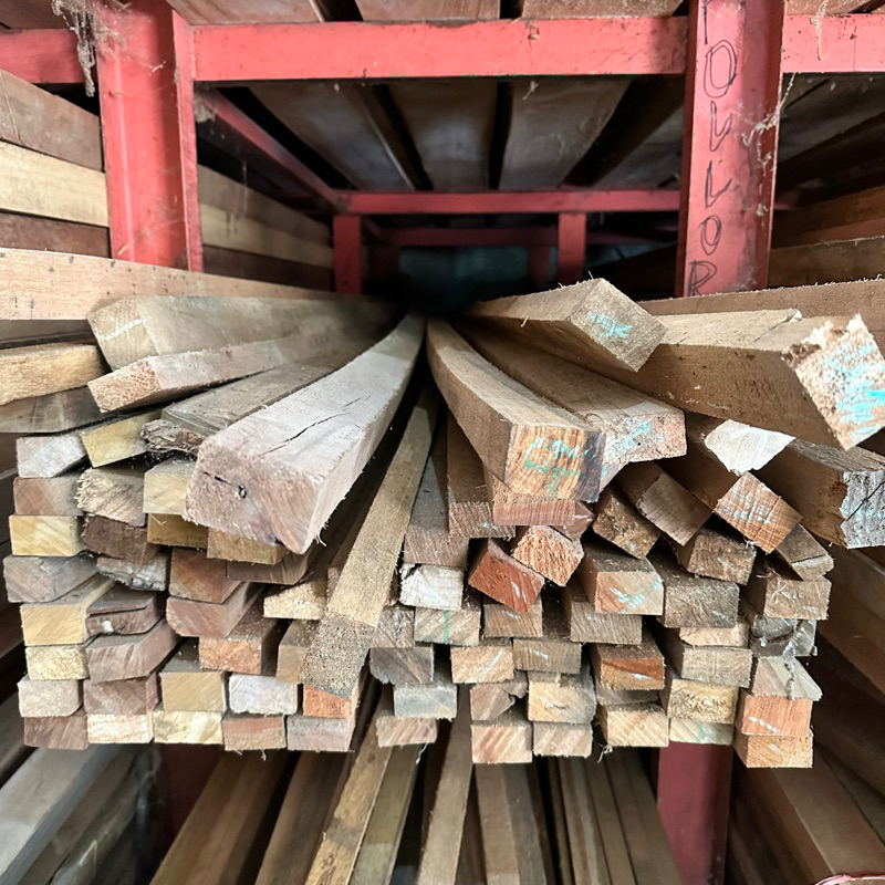 KAYU 3x5 MERANTI 1BATANG 4METER ECERAN (baca deskripsi)
