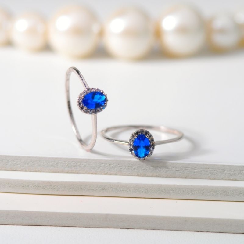 Cincin Emas Mata Oval Variasi Mata Tabur Putih Samping - Toko Emas Gadjah